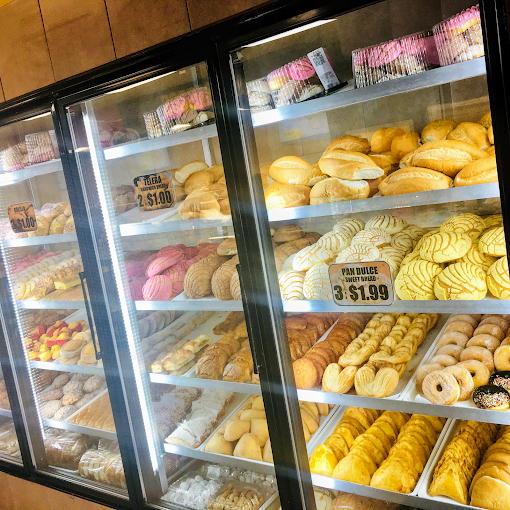 Bakery case with pan dulce